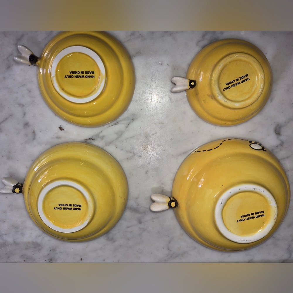 Bee Measuring Cups - Picture 5 of 5